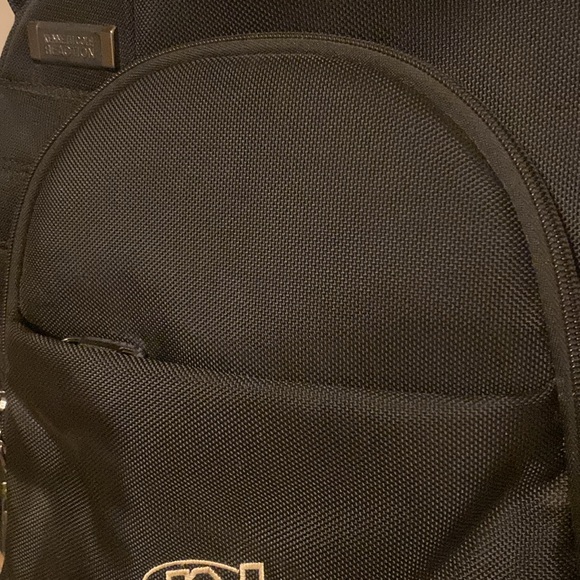 Kenneth Cole Reaction No Looking Back Backpack - Macy Like New Kenneth Cole Reaction Black Bagback